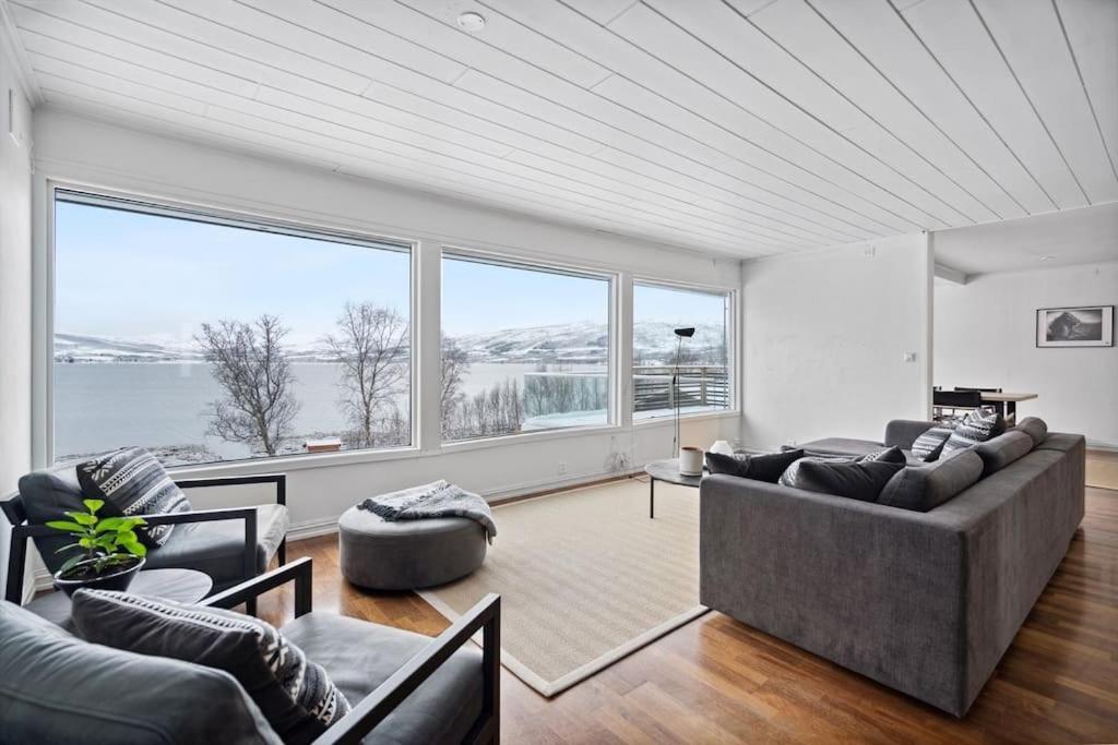 Hus Med Egen Strandlinje Tromso Exterior photo