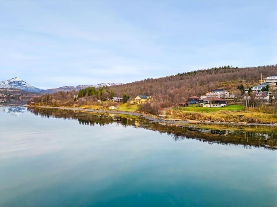 Hus Med Egen Strandlinje Tromso Exterior photo