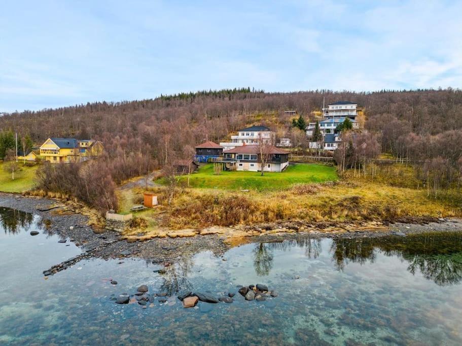 Hus Med Egen Strandlinje Tromso Exterior photo