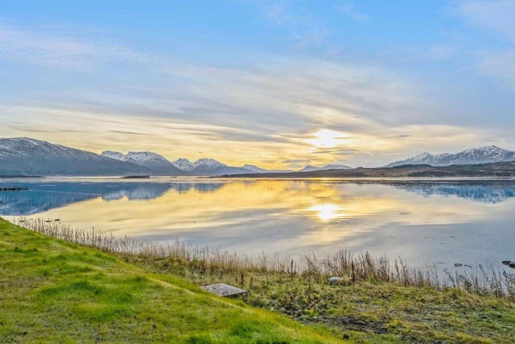 Hus Med Egen Strandlinje Tromso Exterior photo