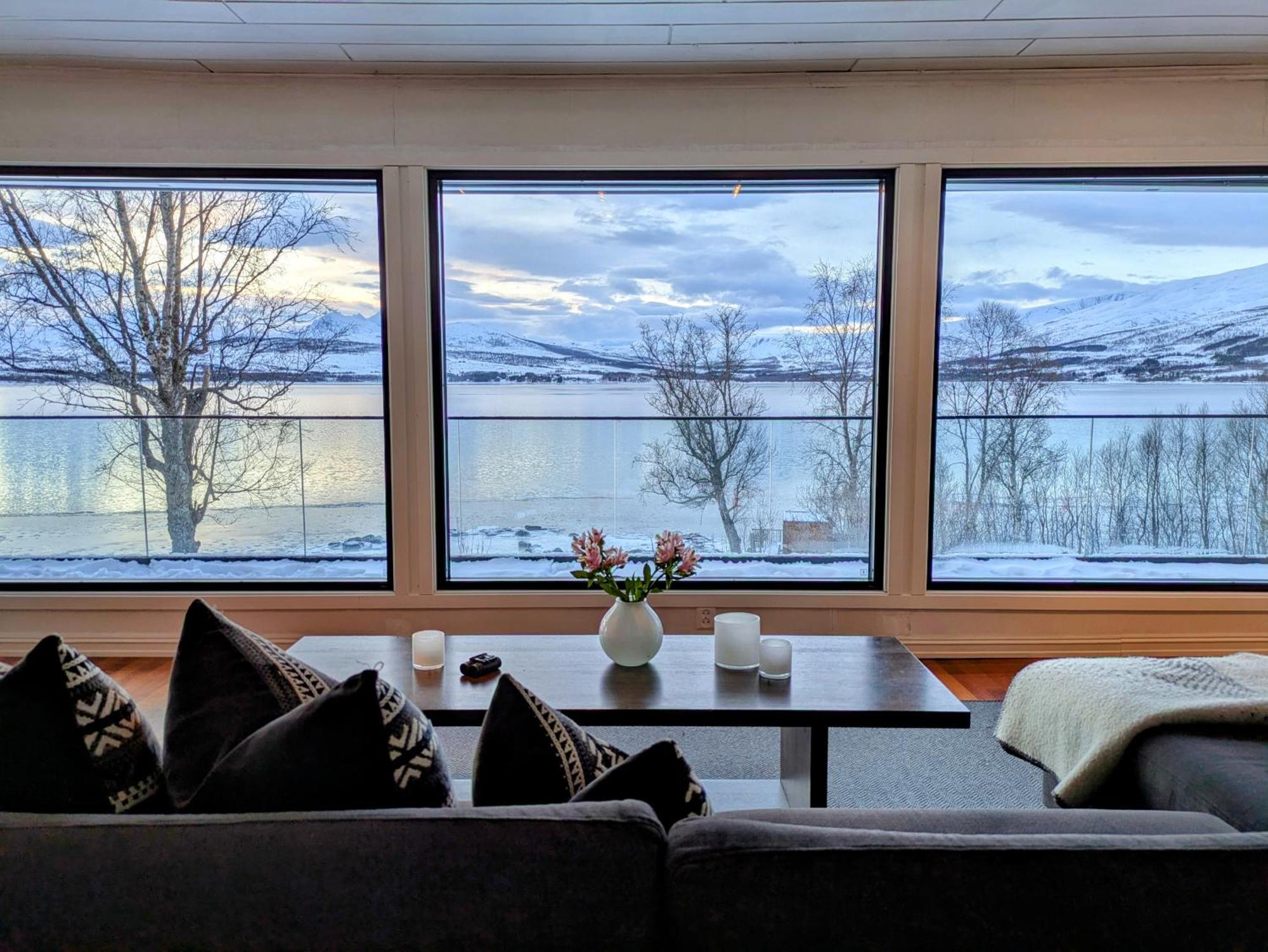 Hus Med Egen Strandlinje Tromso Exterior photo
